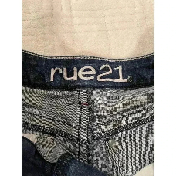 Women's Rue 21 High Waisted Shorts Size 5/6 - Picture 3 of 4